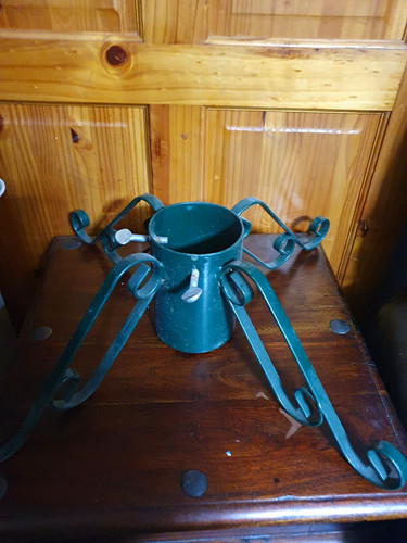 Green metal christmas tree - metal,